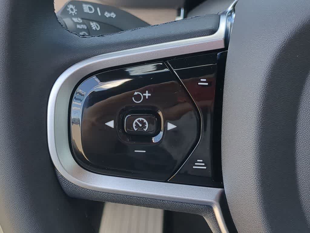 Thumbnail: 2026 Volvo XC90 - 22