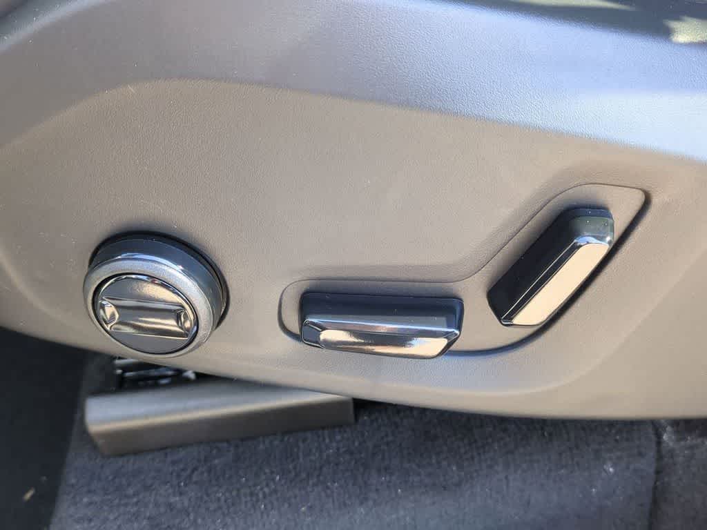 Thumbnail: 2026 Volvo XC90 - 15