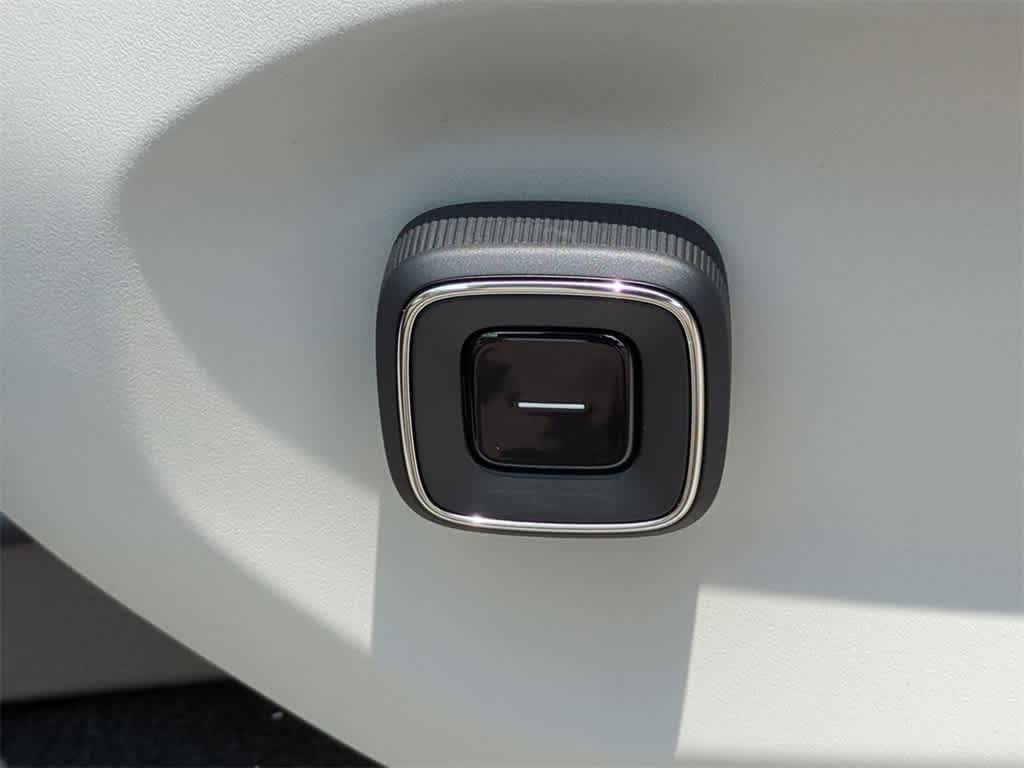 Thumbnail: 2025 Volvo EX90 - 16