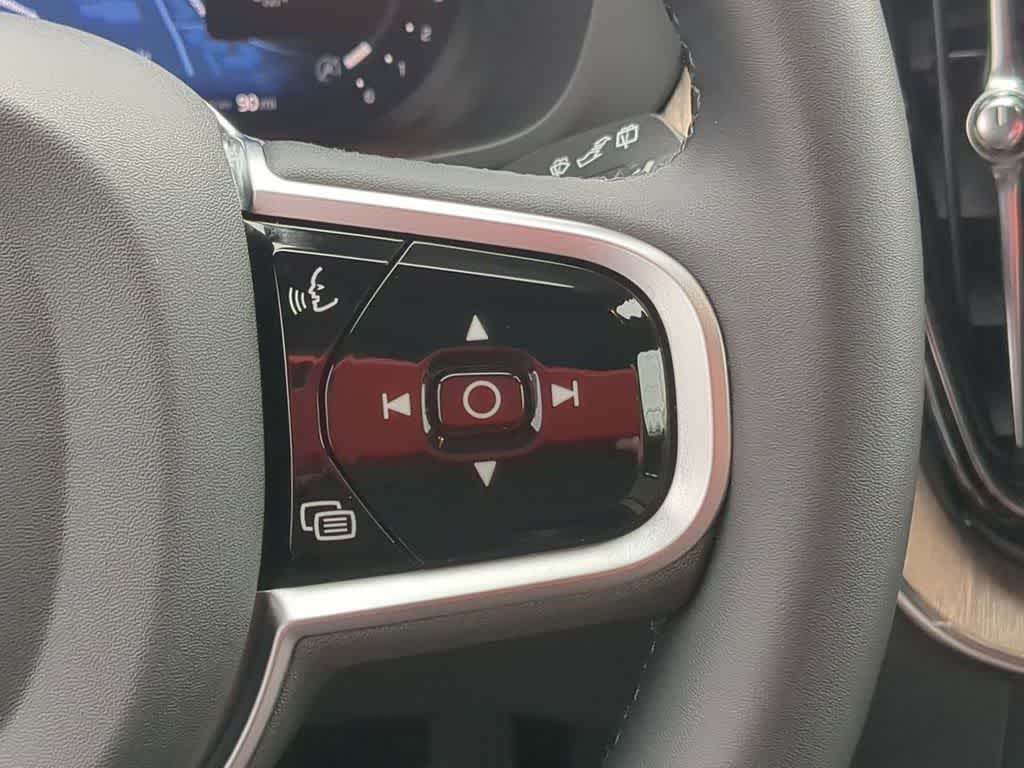 Thumbnail: 2026 Volvo XC60 - 23