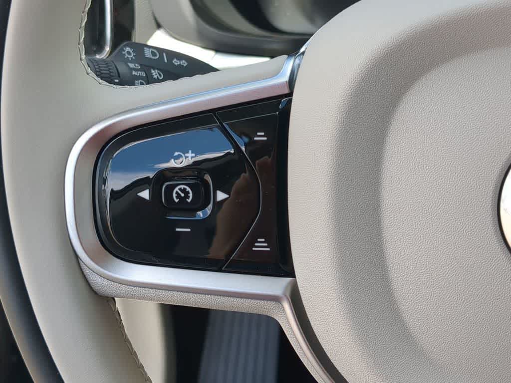 Thumbnail: 2026 Volvo XC60 - 22