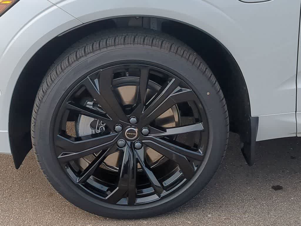 Thumbnail: 2026 Volvo XC60 - 13