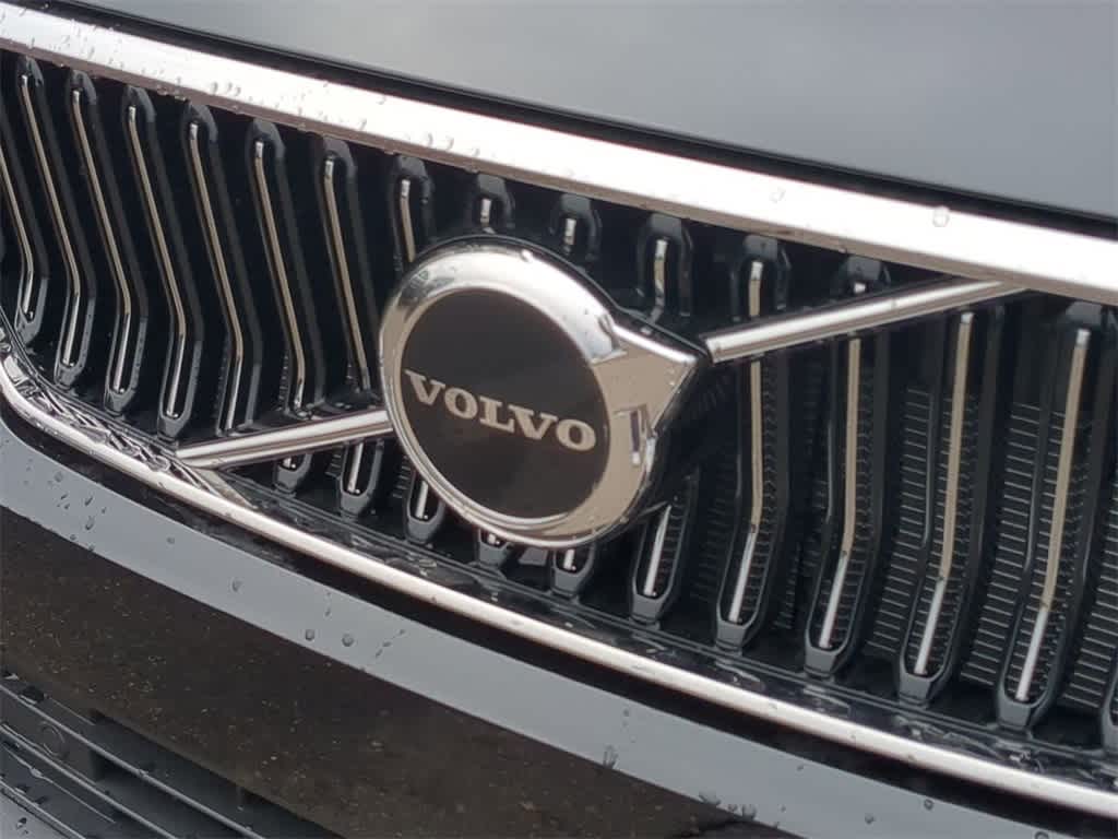 Thumbnail: 2025 Volvo XC40 - 11
