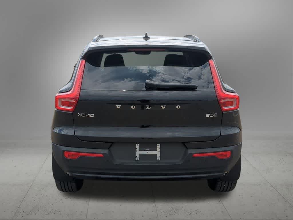 Thumbnail: 2026 Volvo XC40 - 5