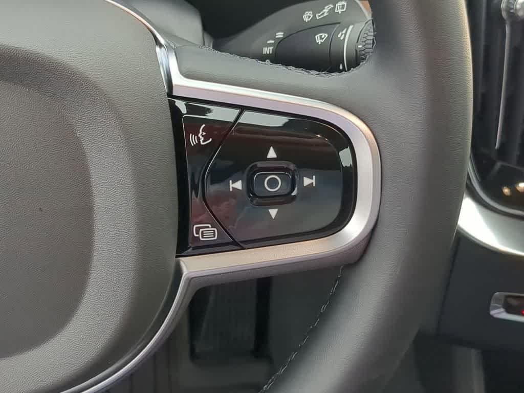 Thumbnail: 2026 Volvo XC90 - 25