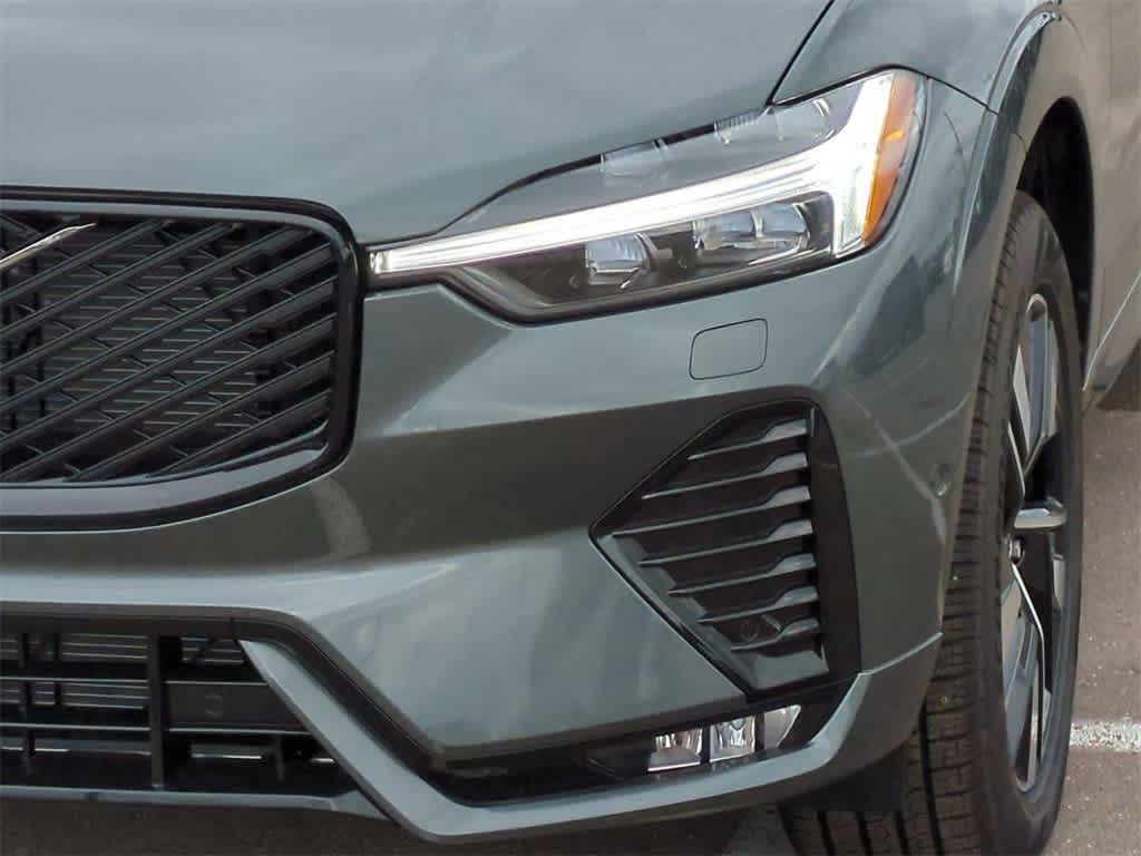 Thumbnail: 2026 Volvo XC60 - 10