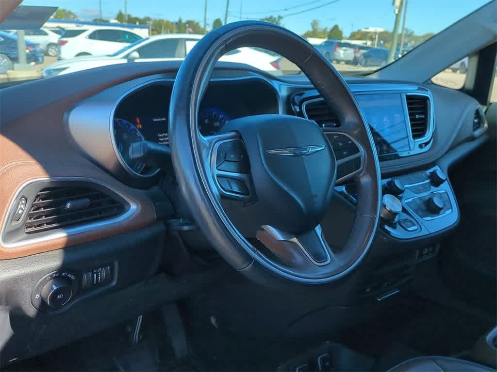 Thumbnail: 2018 Chrysler Pacifica - 2