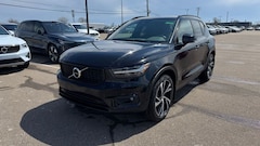 2021 Volvo XC40 T5 R-Design I-4 cyl All-wheel Drive