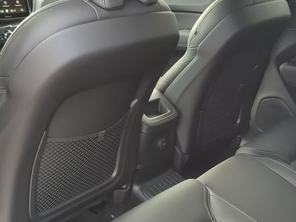 Thumbnail: 2026 Volvo XC60 - 17