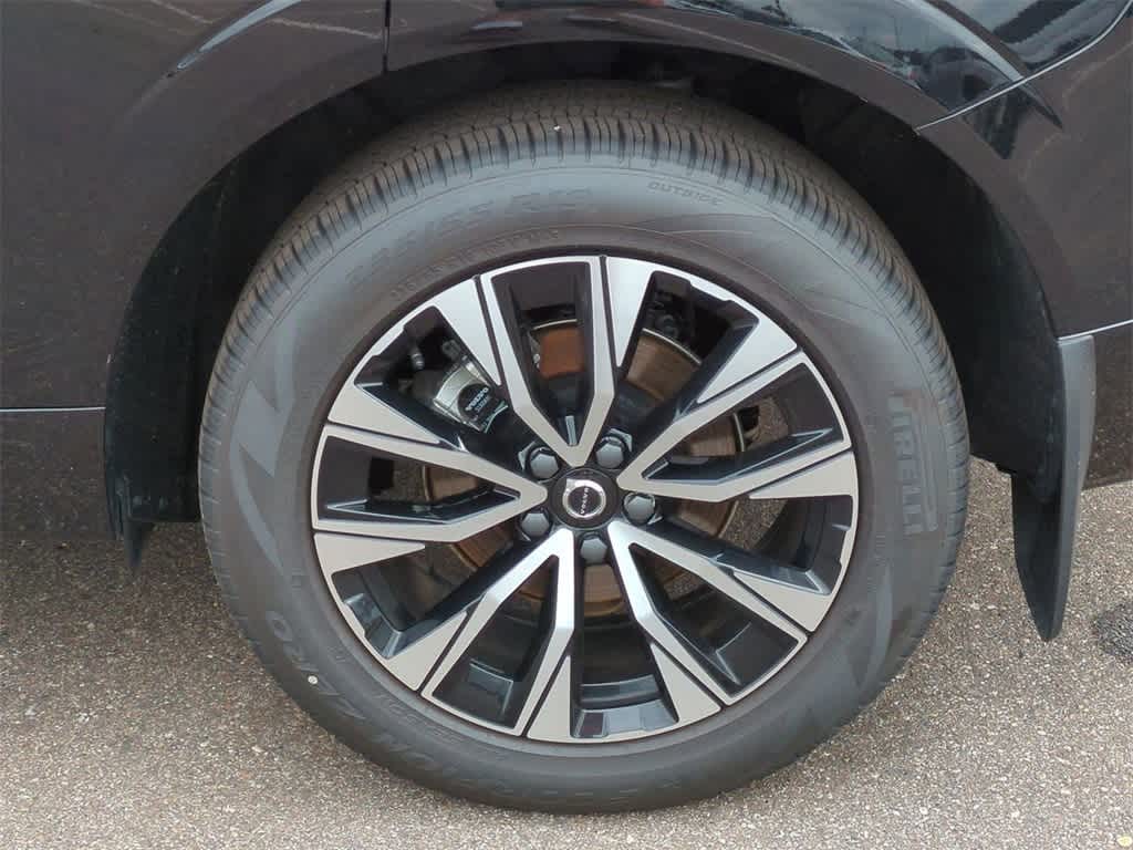 Thumbnail: 2025 Volvo XC60 - 13