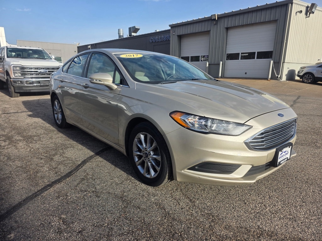 Used 2017 Ford Fusion SE with VIN 3FA6P0HD5HR286670 for sale in Winona, Minnesota
