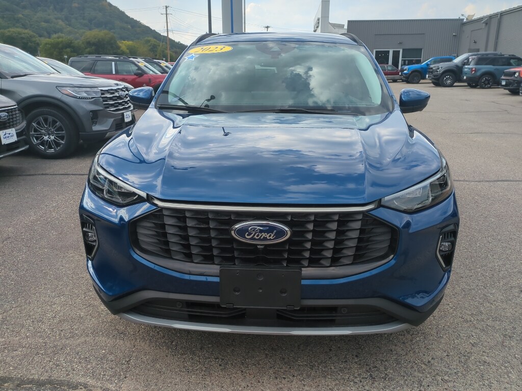 2023 Ford Escape Platinum photo 3