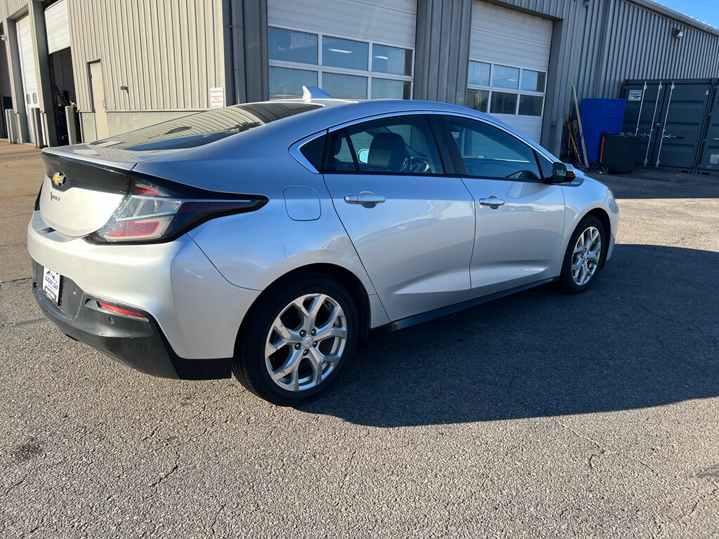 2016 Chevrolet Volt Premier photo 3