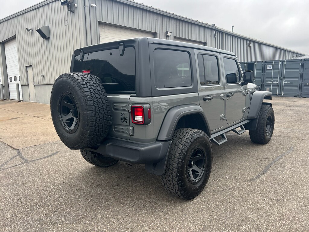 2021 Jeep Wrangler Unlimited Willys photo 4