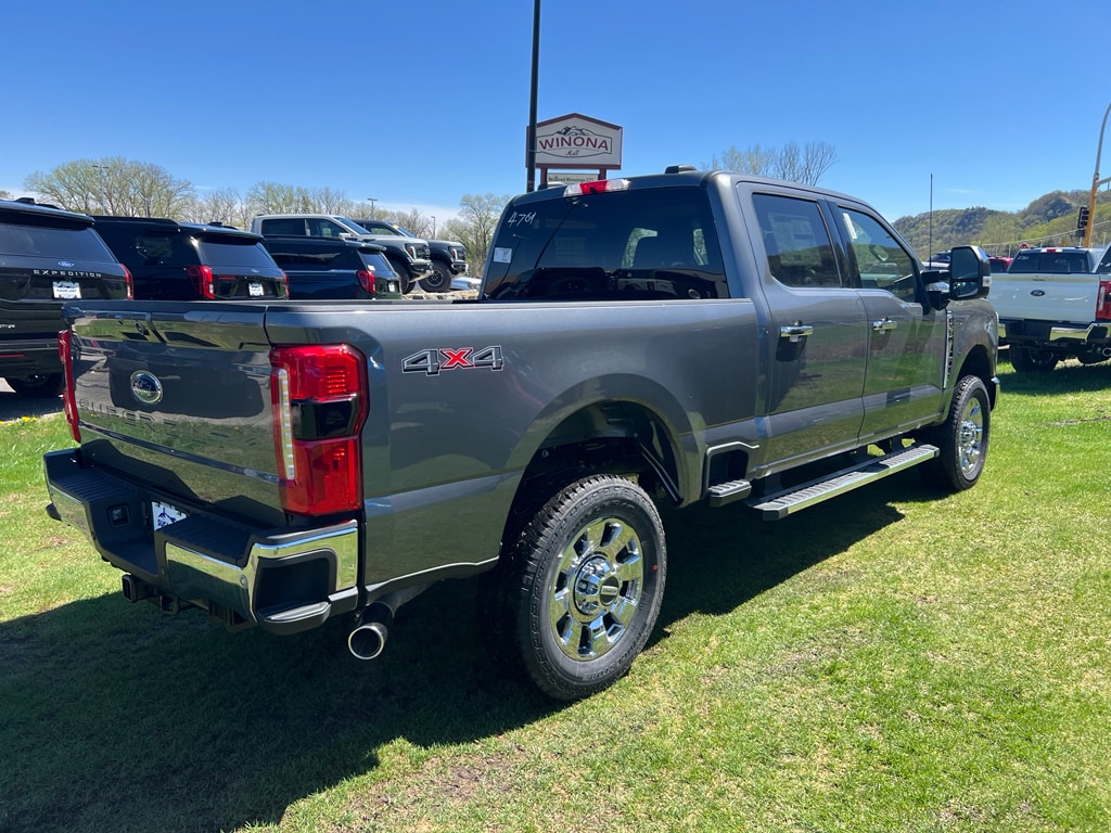 New 2026 Ford F-350 Lariat Crew Cab