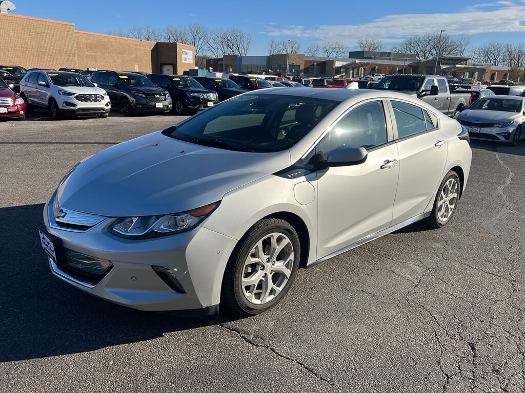 2016 Chevrolet Volt Premier photo 2