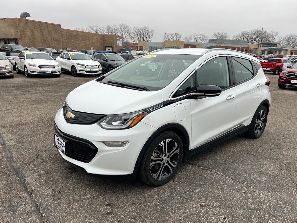 Used 2020 Chevrolet Bolt EV Premier with VIN 1G1FZ6S09L4136472 for sale in Winona, MN