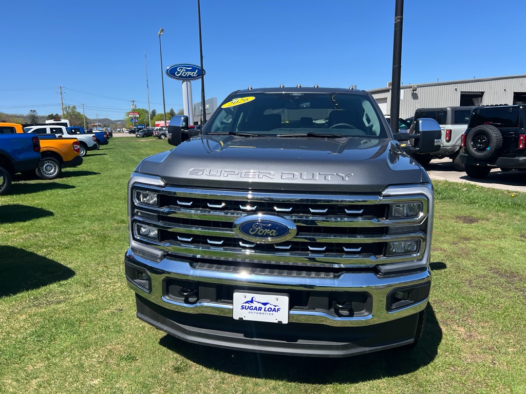 New 2026 Ford F-350 Lariat Crew Cab