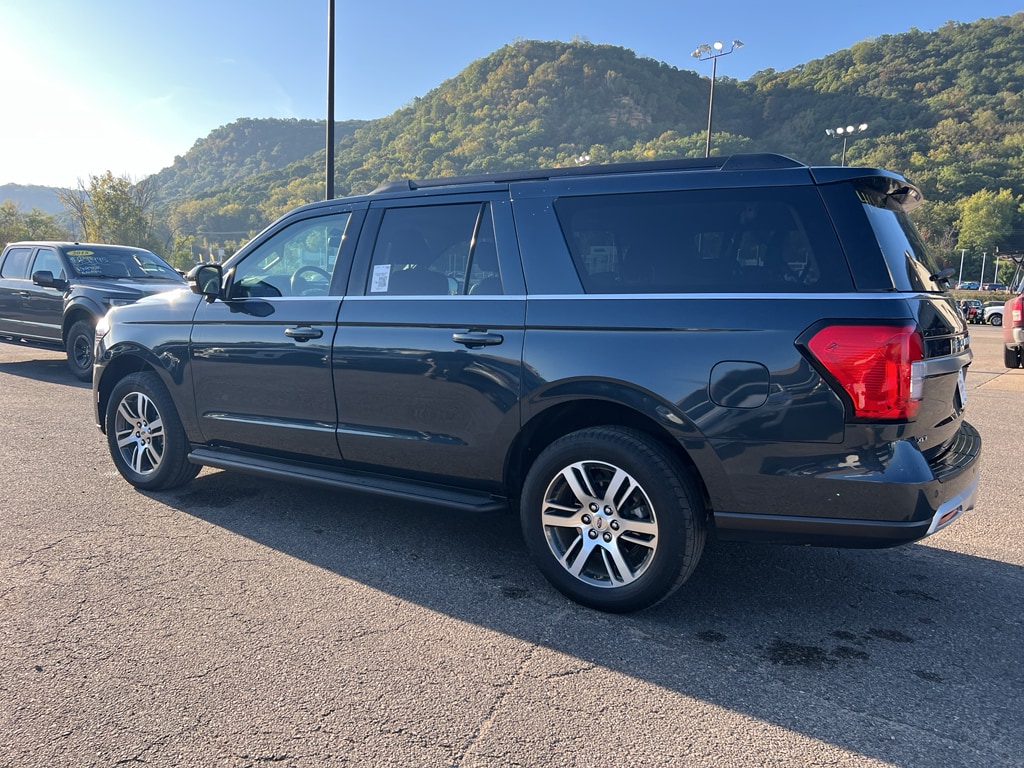 Used 2024 Ford Expedition XLT with VIN 1FMJK1J88REA26270 for sale in Winona, Minnesota
