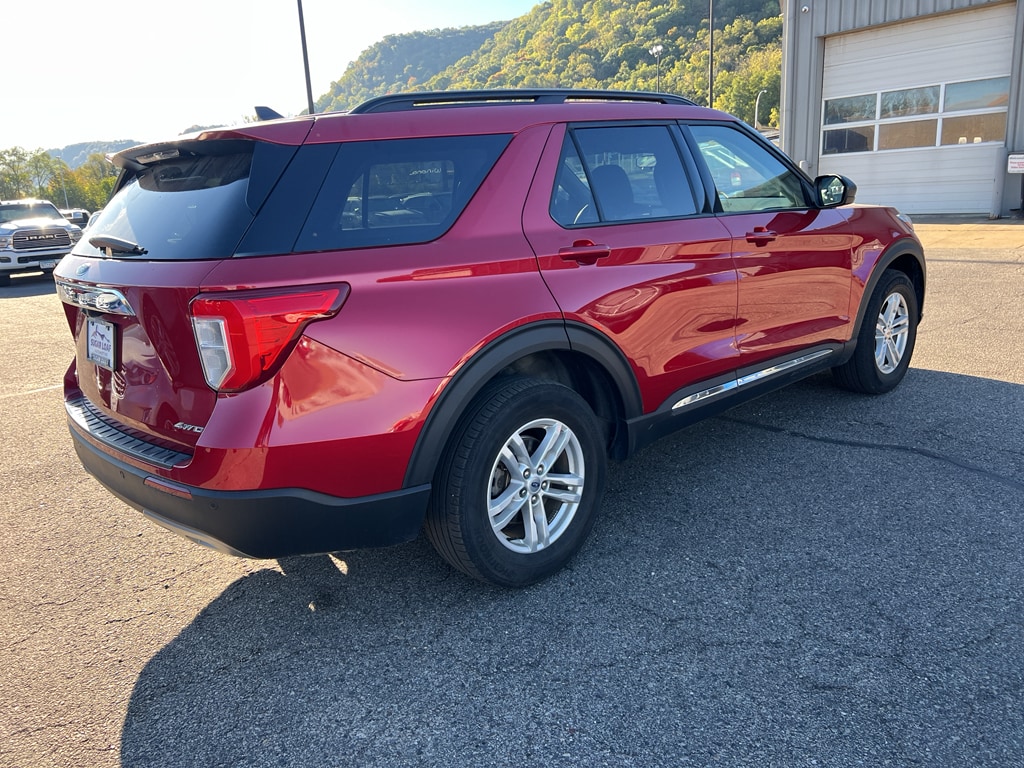 2022 Ford Explorer XLT photo 3