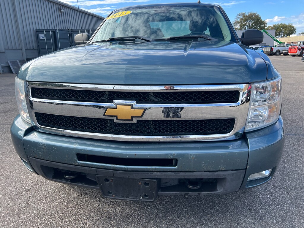 2013 Chevrolet Silverado LT photo 2