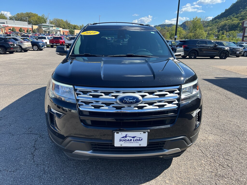 2019 Ford Explorer XLT photo 2