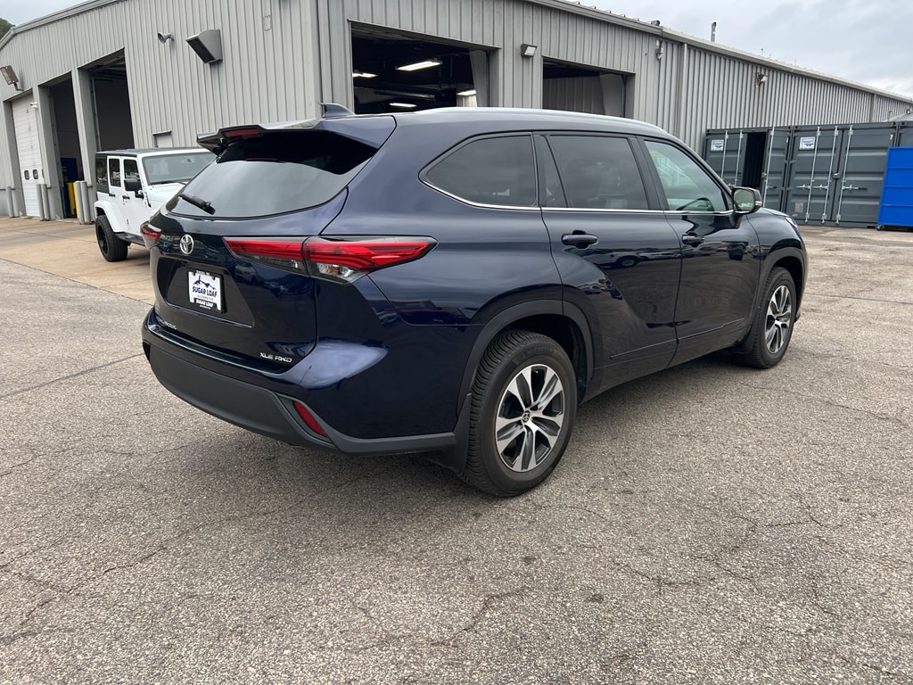 Used 2023 Toyota Highlander XLE AWD SUV