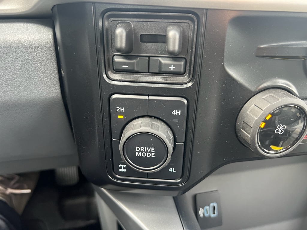 2026 Ford F-350 Super Duty XLT - Photo 15