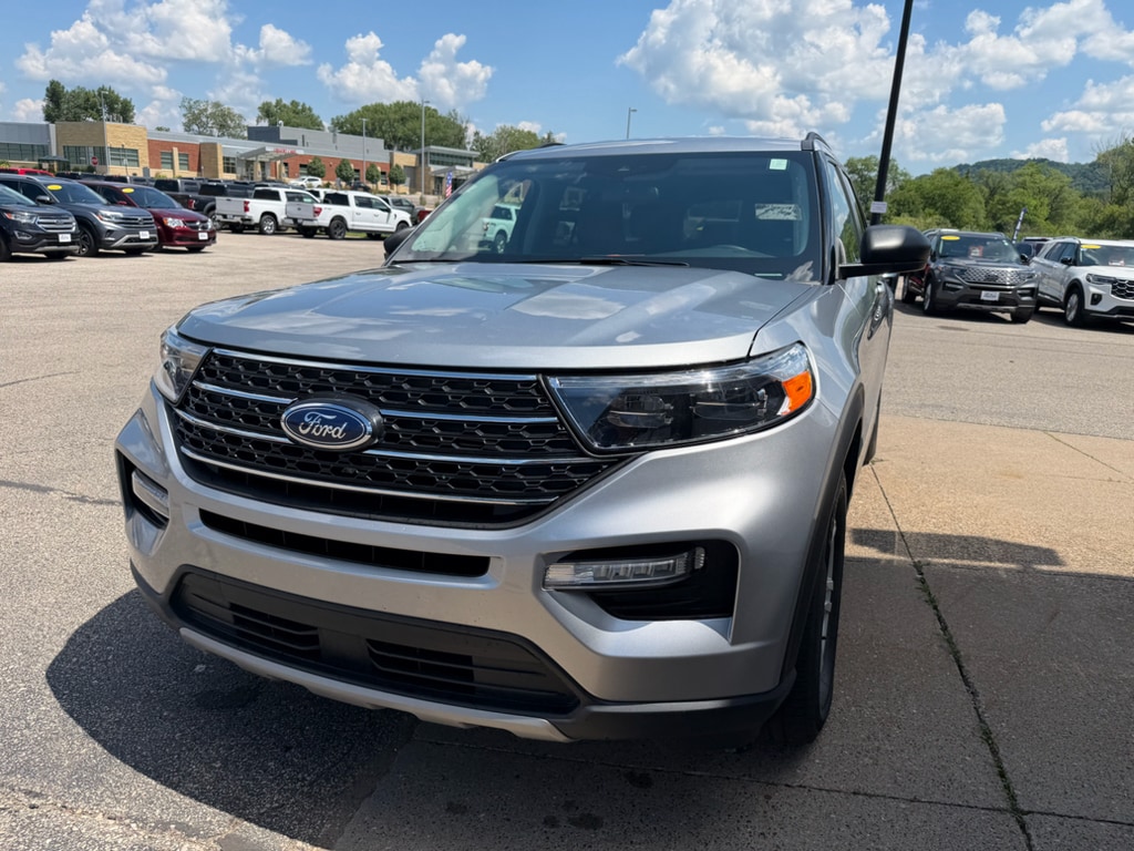 Used 2024 Ford Explorer XLT with VIN 1FMSK8DH3RGA52157 for sale in Winona, Minnesota