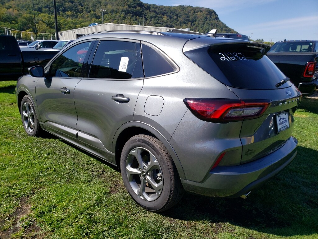 2024 Ford Escape ST-Line photo 4