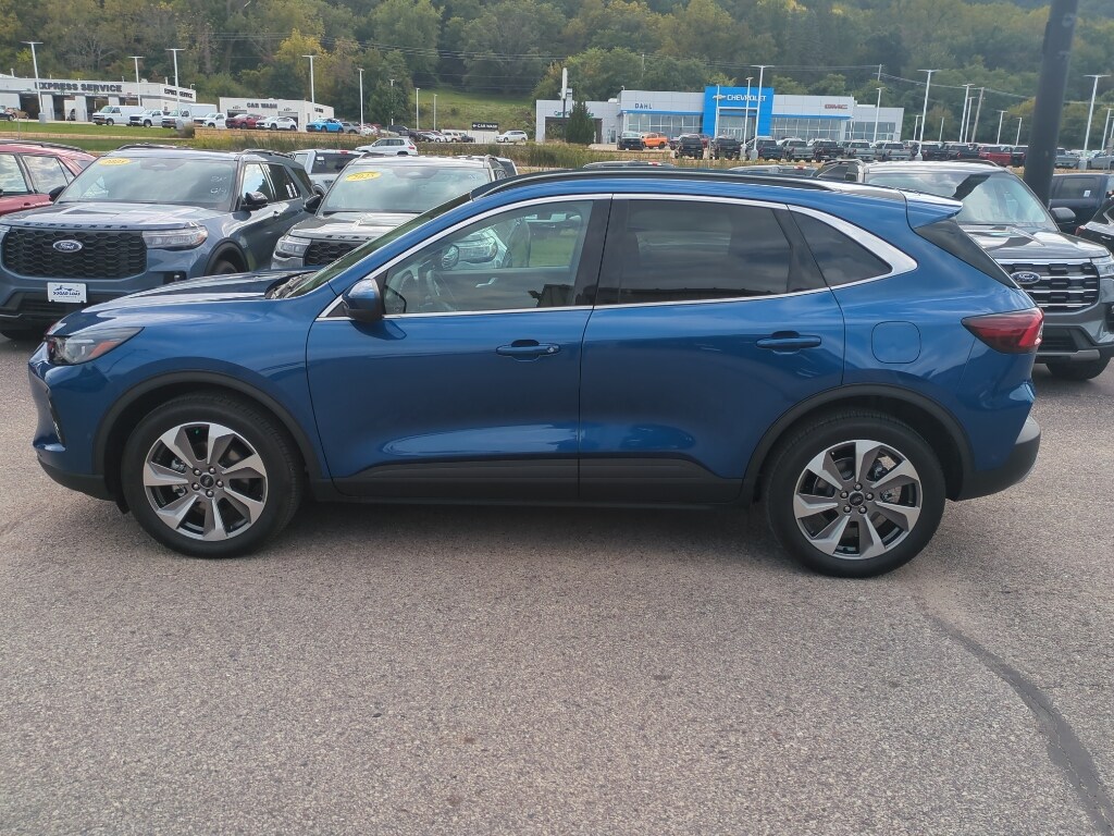 2023 Ford Escape Platinum photo 2