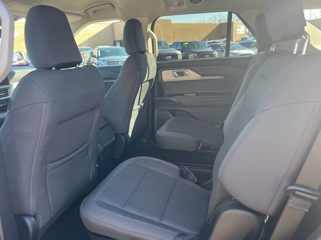 2026 Ford Explorer Active - Photo 8