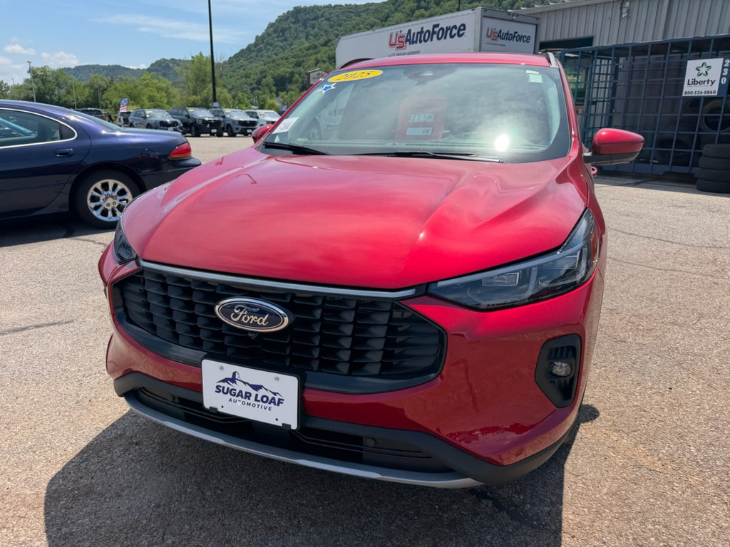 Used 2025 Ford Escape Plug-in hybrid PHEV with VIN 1FMCU0E10SUB60860 for sale in Winona, Minnesota