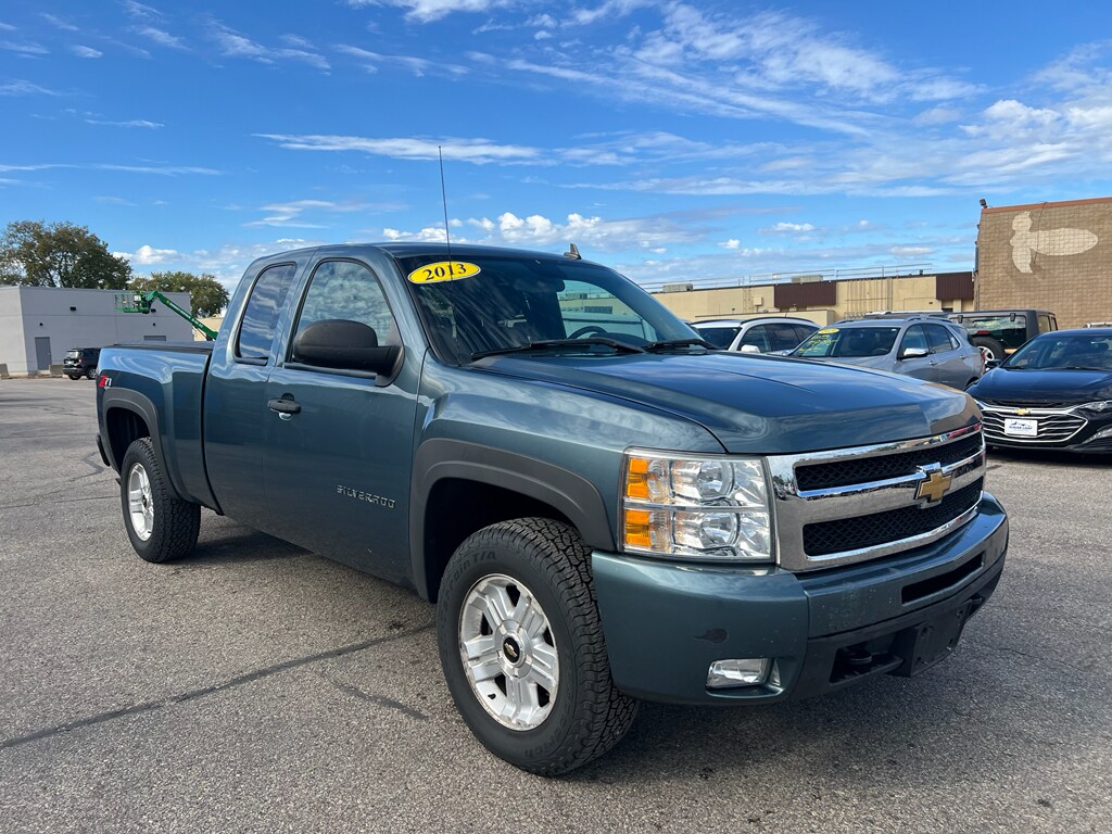 2013 Chevrolet Silverado LT photo 3