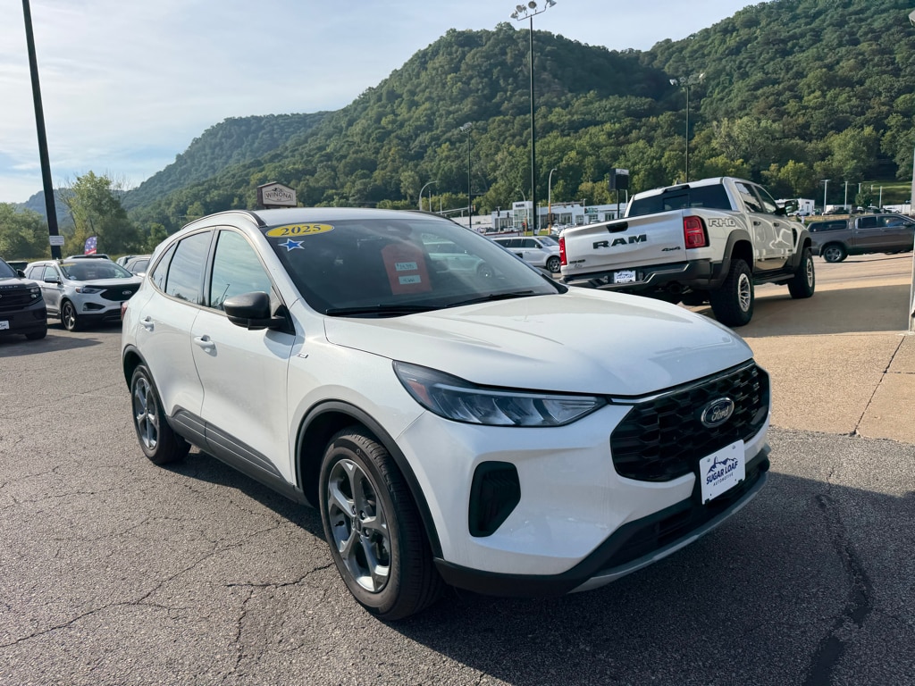 Used 2025 Ford Escape ST-Line Sport Utility
