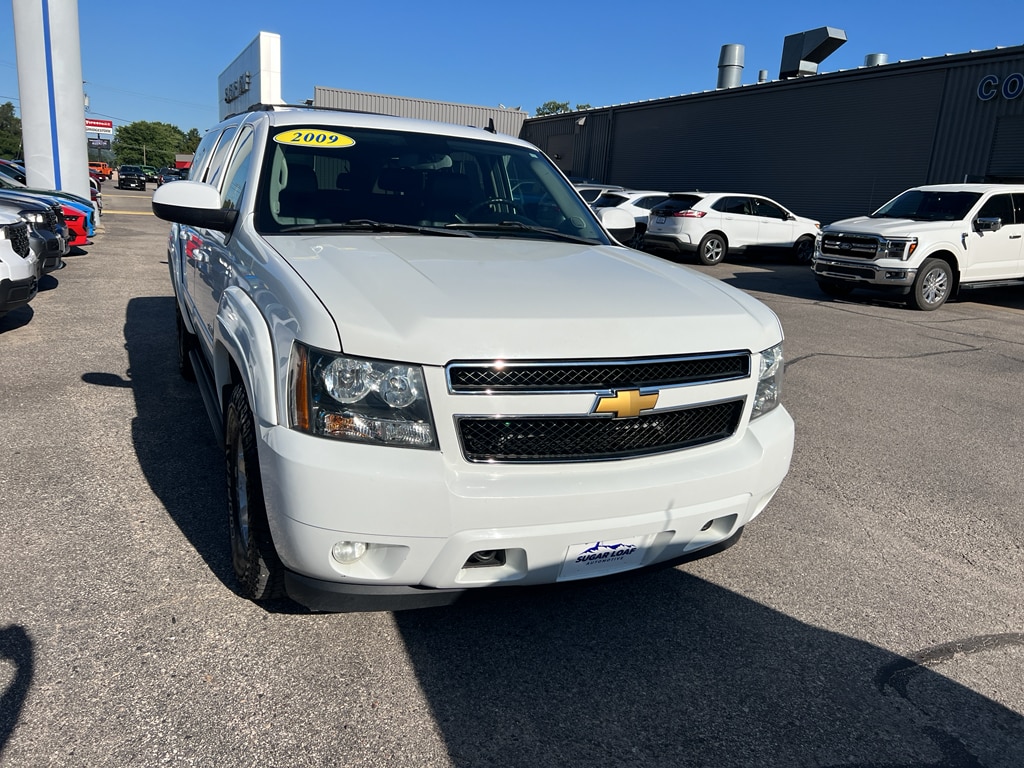 Used 2009 Chevrolet Suburban LT2 with VIN 1GNFK26379R236310 for sale in Winona, Minnesota