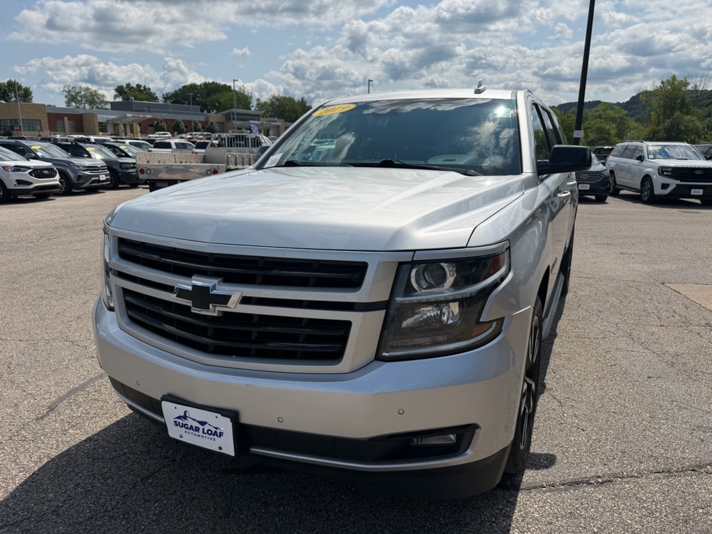 Used 2019 Chevrolet Suburban LT with VIN 1GNSKHKC9KR329634 for sale in Winona, Minnesota