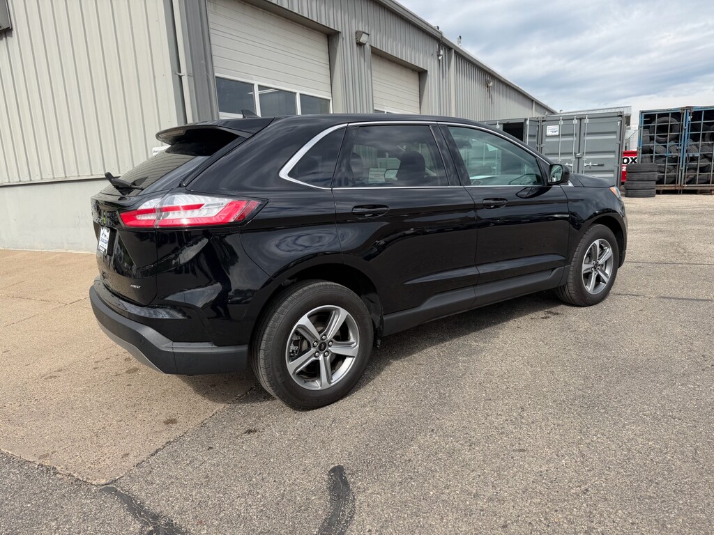 Used 2024 Ford Edge SEL Sport Utility