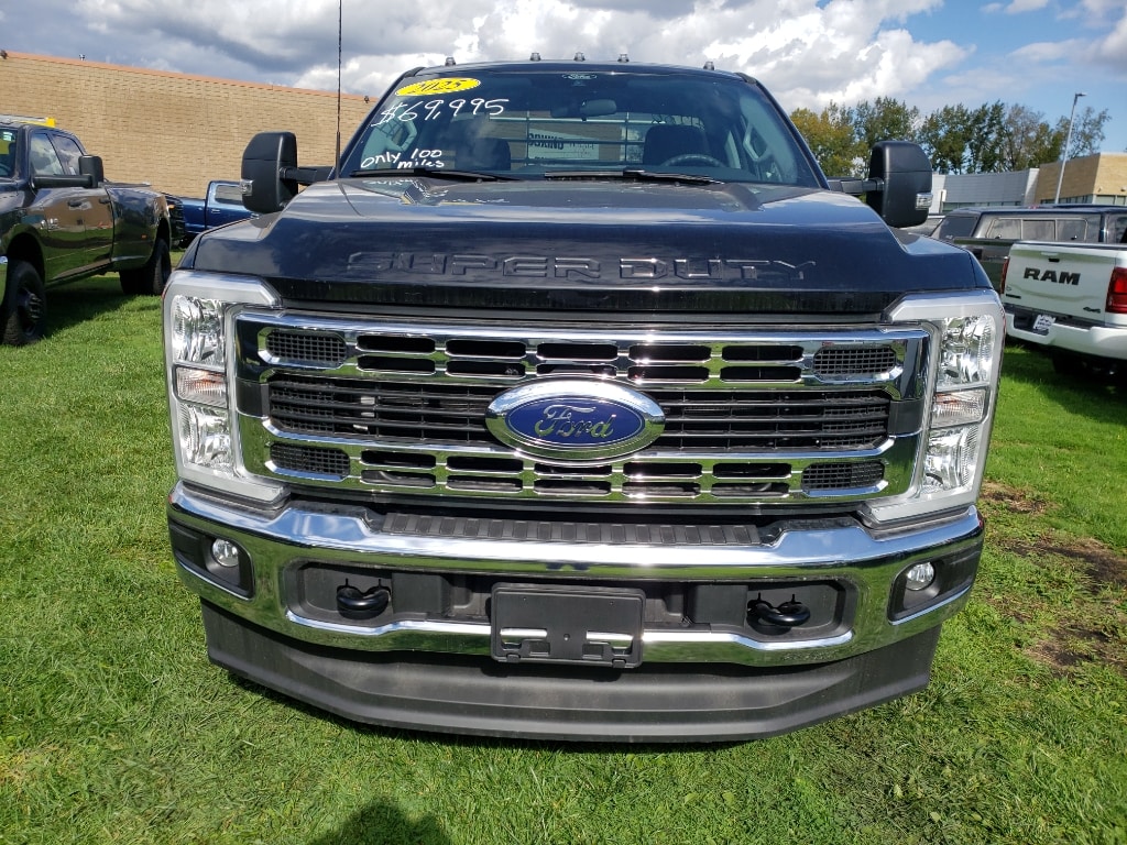 Used 2025 Ford F-350 Super Duty Chassis Cab XLT with VIN 1FDRF3HT1SEC44098 for sale in Winona, Minnesota
