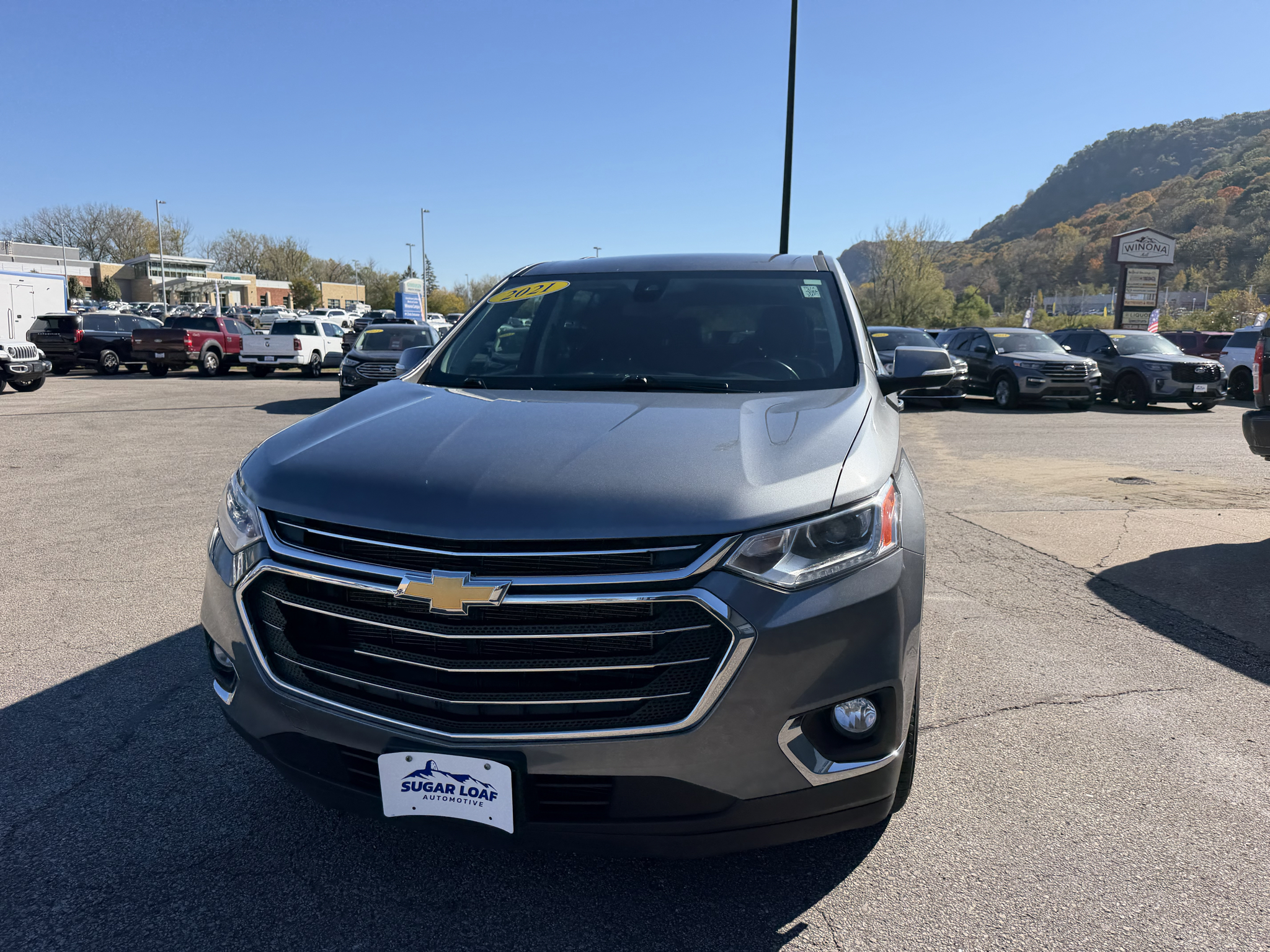 Used 2021 Chevrolet Traverse 1LT with VIN 1GNEVGKW5MJ117985 for sale in Winona, Minnesota