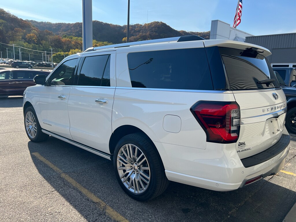2024 Ford Expedition MAX Platinum photo 3