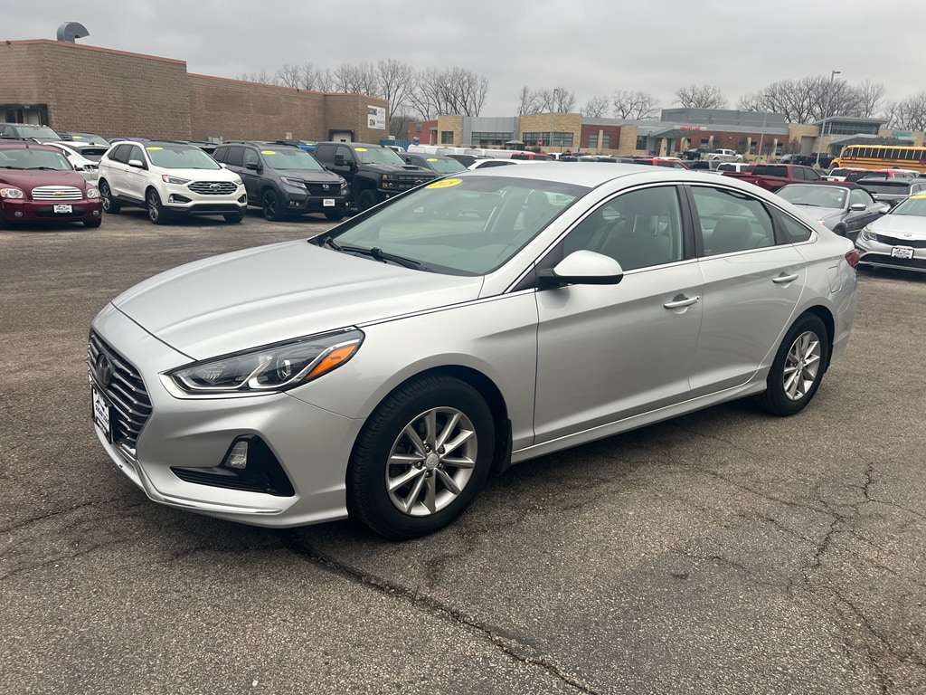Used 2018 Hyundai Sonata SE with VIN 5NPE24AF2JH709995 for sale in Winona, Minnesota