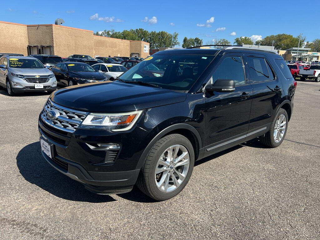 2019 Ford Explorer XLT photo 3