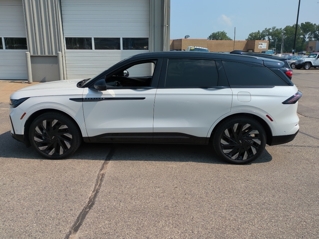 Used 2024 Lincoln Nautilus Reserve with VIN 5LMPJ8K41RJ810778 for sale in Winona, Minnesota