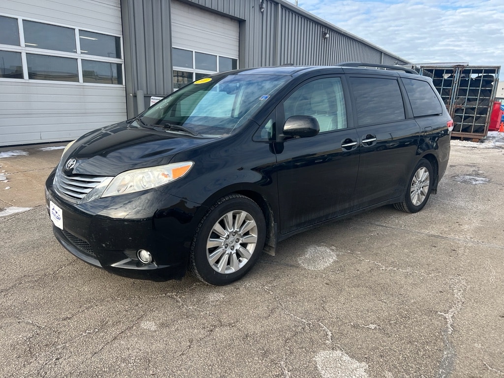 Used 2011 Toyota Sienna Limited with VIN 5TDYK3DC8BS075838 for sale in Winona, MN