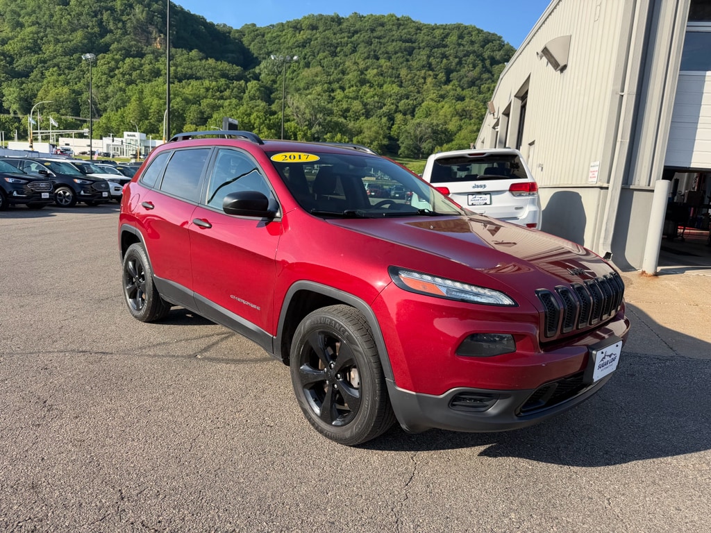 Used 2017 Jeep Cherokee Altitude Sport Utility