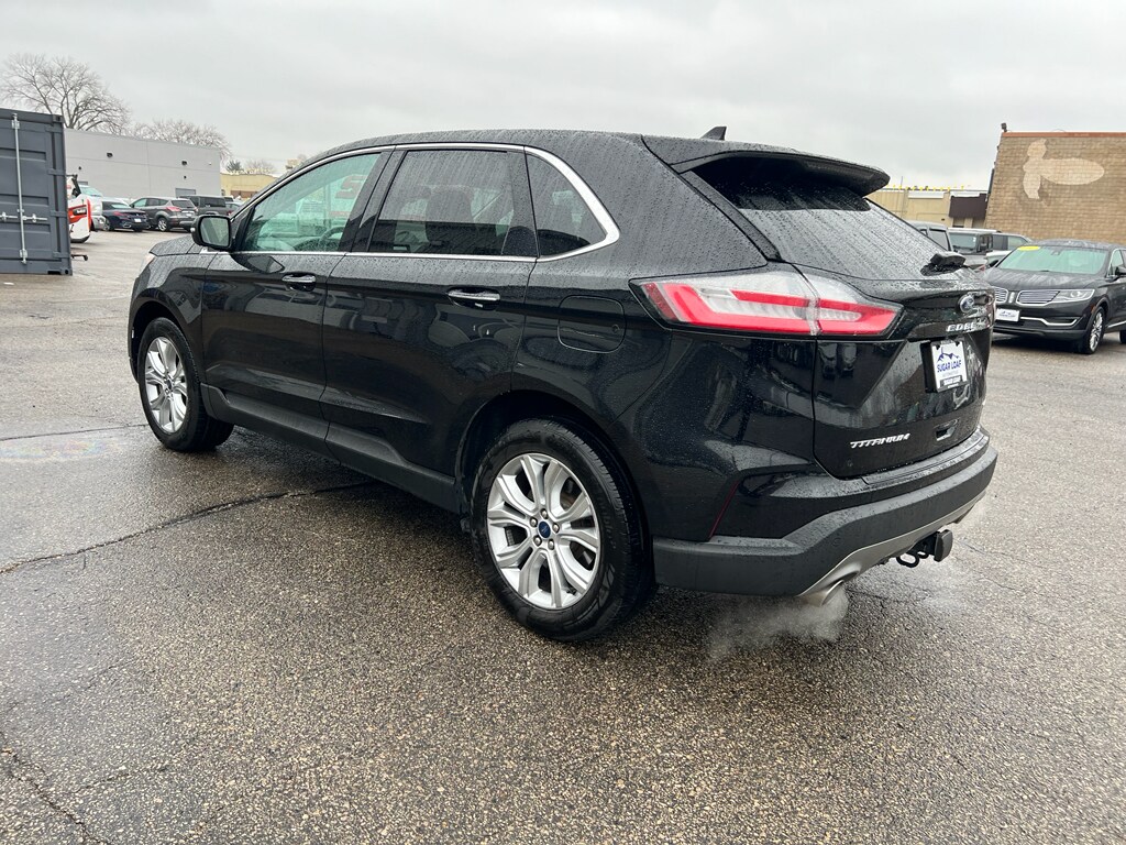 2023 Ford Edge Titanium photo 3