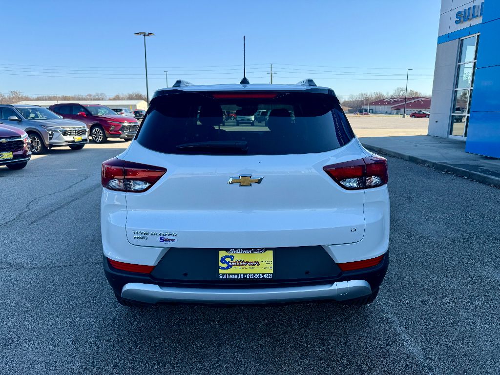 2024 Chevrolet Trailblazer LT photo 3