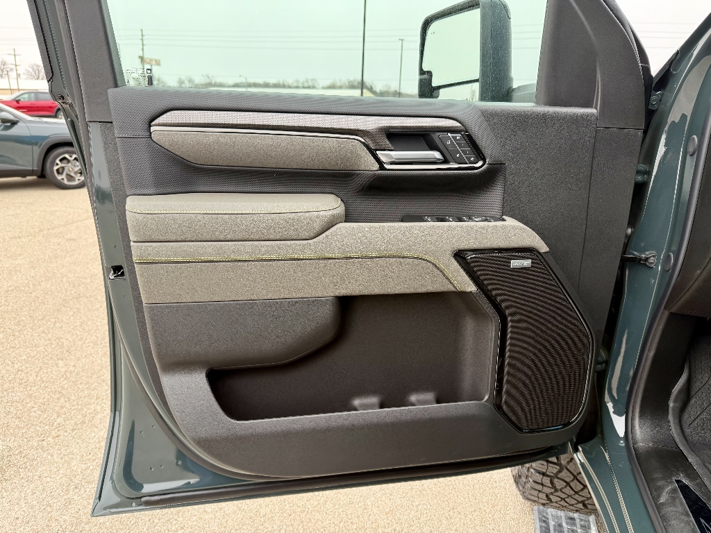 2026 Chevrolet Silverado 2500 HD ZR2 - Photo 13