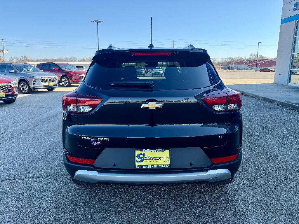 2025 Chevrolet Trailblazer LT photo 3